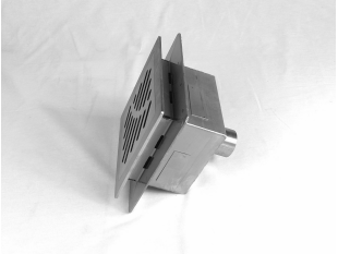 Talni sifon komplet s čelno ploščo debeline 5mm s PERFORIRANIM VZORCEM (AVTOPOVOZNO) in prirobnico za hidroizolacijo 300x300x128mm INOX Ø50mm vertikalno